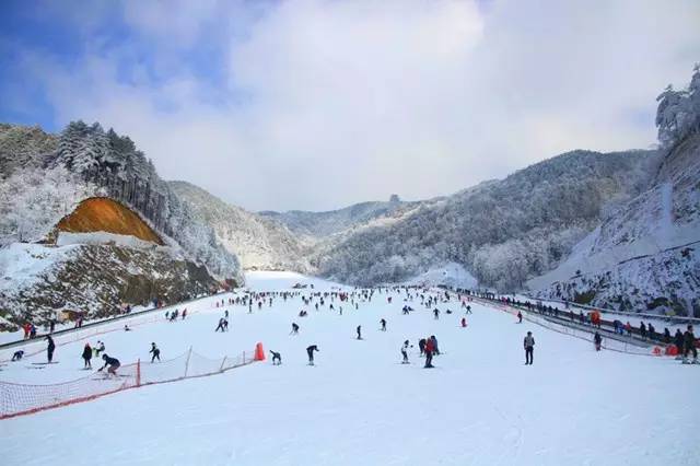 安吉江南天池滑雪场江南最安全的露天滑雪场